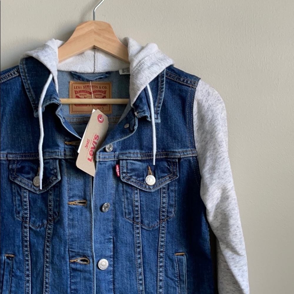 Levi’s women’s small original trucker Jean jacket